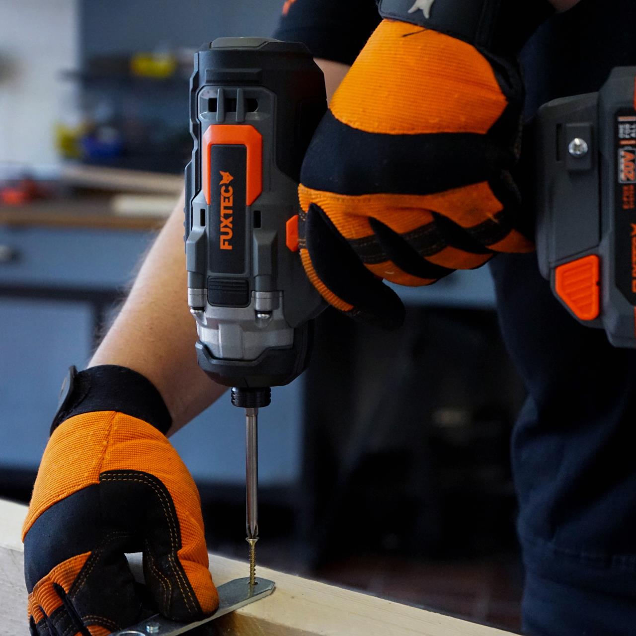 Visseuse à choc sans fil FUXTEC 20V FX-E1IS20 SET avec 1 x batterie 2Ah, 1 x chargeur 1A