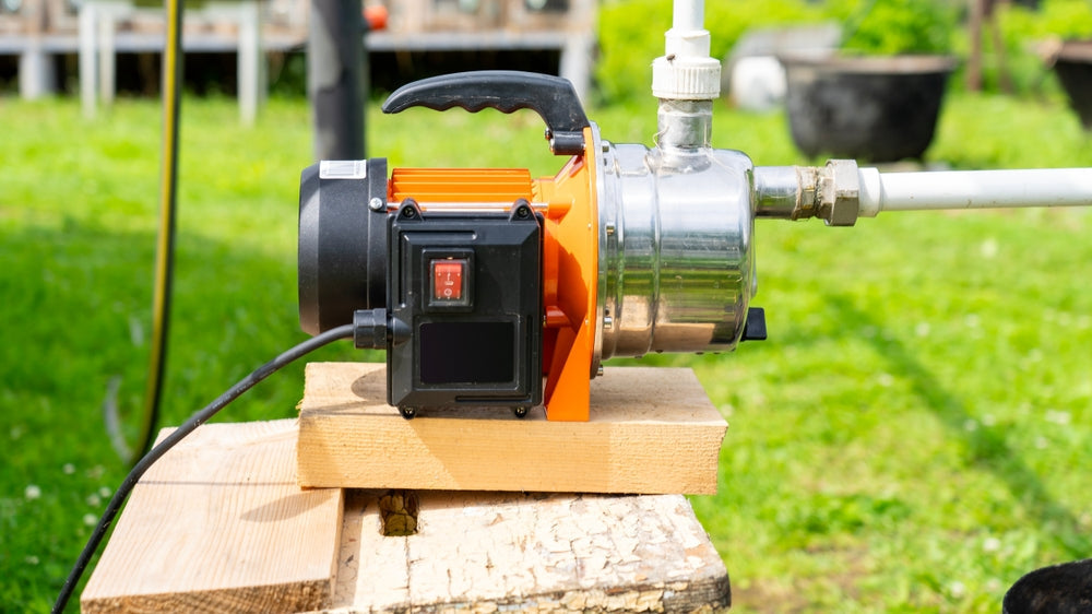 Richtige Gartenpumpe finden: Mit FUXTEC zur optimalen Wasserpumpen-Lösung